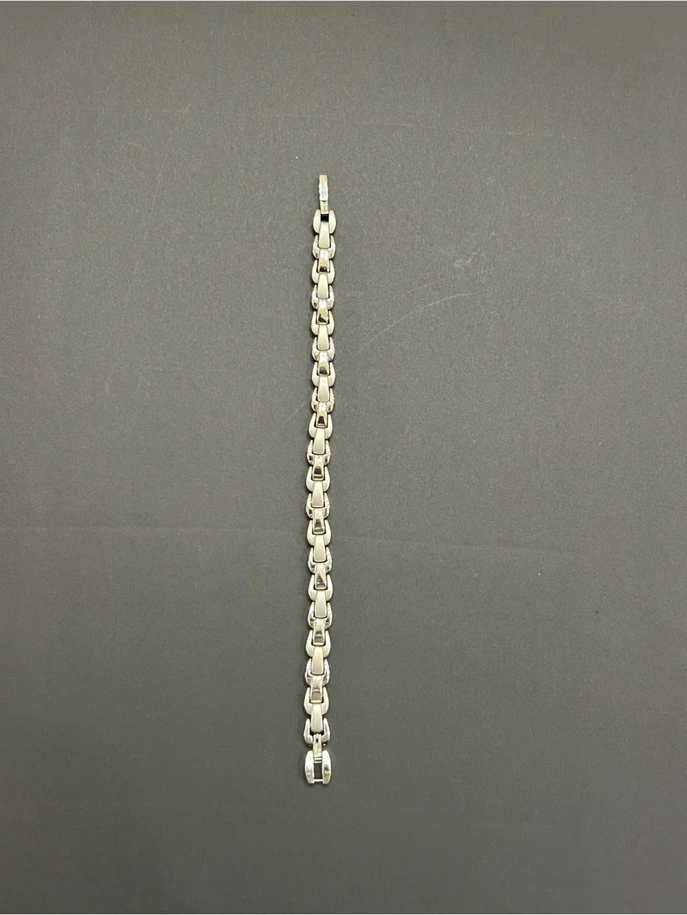 Men's Silver Link Bracelet - Sleek Metal Design